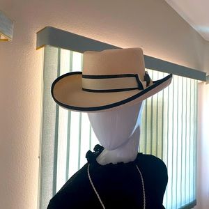 Santa Barbara Fiesta Off-White w/Black Trim Color Natural Straw Cowboy Hat - EUC